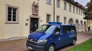 Der Angeklagte wurde aus der Haft dem Schöffengericht vorgeführt – und musste damals ohne Ergebnis wieder zurück ins Gefängnis.