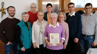 Im Rahmen der Jahreshauptversammlung des Kirchenchors St. Ägidius Höpfingen wurde Hiltrud Sauer für 25-jährige aktive Mitgliedschaft geehrt.
