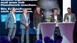 Die Rolle des Handwerks in der Gesellschaft stärken, das war der Appell von (von links) Ralf , Hauptgeschäftsführer der Handwerkskammer Heilbronn-Franken, Kreishandwerksmeister Michael Szabo, Innungsobermeister Michael , Thomas und Tobias  sowie Moderatorin Marion