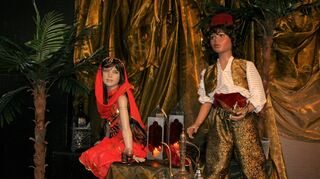 Auch Aladin und seine Wunderlampe können beim Niederstettener Märchen-Weihnachtsmarkt bestaunt werden.