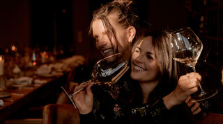 Genuss im Mana Lisa: Casual Fine Dining mit saisonalen Zutaten, regionaler Power und einem kleinen Schuss Magie. Plus: die besten Weine der Region.