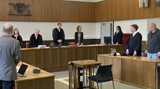 Im Sicherungsverfahren wegen Totschlags wurde das Urteil verkündet. Der Beschuldigte bleibt wegen Schuldunfähigkeit in der Psychiatrie.