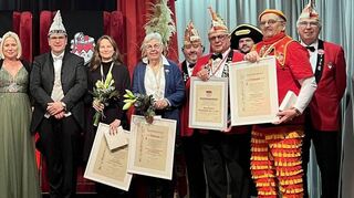 Zahlreiche Mitglieder der Narrengesellschaft Strumpfkapp Ahoi Lauda wurden vom Narrenring Main-Neckar geehrt.