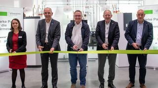 Der Oberbürgermeister (2.v.r.) und die Partner bei der Eröffnung.