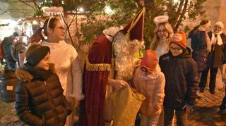 Wieder einiges geboten war auf dem Creglinger Weihnachtsmarkt. Auch der Nikolaus war vor Ort.