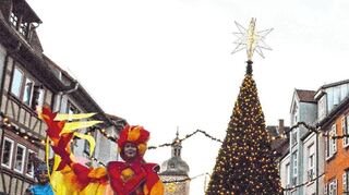 Bunt und besinnlich: Der Weihnachtsmarkt in Buchen hatte am Wochenende viel zu bieten.