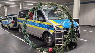 Ein großer, herrenloser Adventskranz ist bereits am Freitag in Würzburg aufgetaucht. Die Polizei suchte den Eigentümer, der sich nun meldete.