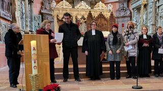 Ehrenamtliche vertraten im Festgottesdienst die an der Fusion der Pfarrgemeinden beteiligten Ortsteile.