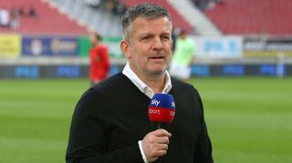 Für Sandhausens Sportdirektor Matthias Imhof steht eine arbeitsreiche Weihnachtszeit an.