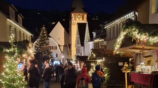 Die Stadtmitte verwandelt sich wieder in eine märchenhafte und glitzernde Kulisse.