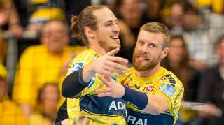 Kim Ekdahl du Rietz und Gudjon Valur Sigurdsson (Bild links, v.l.) haben fürs Abschiedsspiel von Uwe Gensheimer ebenso zugesagt wie Andy Schmid und Alexander Petersson (Bild rechts, v.l.), die zwei Meisterschaften mit den Löwen gewannen.