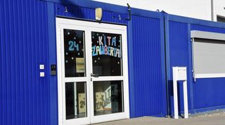 Die Kita Zaubertal zieht Anfang kommenden Jahres für mehrere Monate in ein Provisorium im ehemaligen Kreiskrankenhaus. Die Stadt Creglingen ersetzt in dieser Zeit den nicht mehr zeitgemäßen Container-Kindergarten in der Industriestraße durch einen modernen Container-Bau, der auch der Energieeinsparverordnung entspricht.