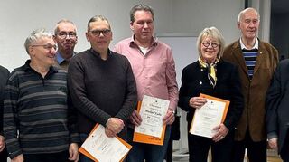 Ehrungen bei der Kolpingsfamilie (von links): Dekan Thomas Holler, Stellvertretender Vorsotzender Martin Henneberger, Vorsitzender Jürgen Geier, Steven Prößner, Michael Kuhn, Angelika Döhner, Georg Maluck , Pater Kasimir und Professor Dr. Wolfgang Reinhart.