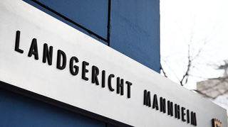 <strong id="i_editor_text_rf_form_675b185f5605a_1734023262353" class="nfyb-editor nfyb-editor-standard mce-content-body mce-edit-focus" style="position: relative;" contenteditable="true" spellcheck="false" data-lt-tmp-id="lt-472206" data-gramm="false">Das Landgericht Mannheim hat einen 34-Jährigen wegen gewerbsmäßigen Computerbetrugs in Zusammenhang mit dem Abrechnen von Corona-Bürgertests zu einer Haftstrafe verurteilt.</strong>