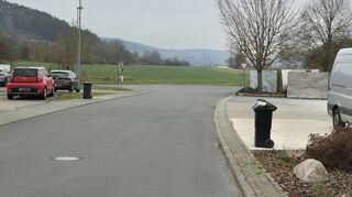 An dieser Stelle in der der Tauberbischofsheimer Daimlerstraße ist es am Donnerstag, 5. September, zu der Schussabgabe gekommen.