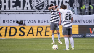 Zum Abgewöhnen: Eine unerklärliche Defensivleistung bricht dem SV Sandhausen um Kapitän und Abwehrchef Jakob Lewald (l.) gegen Erzgebirge Aue das Genick.