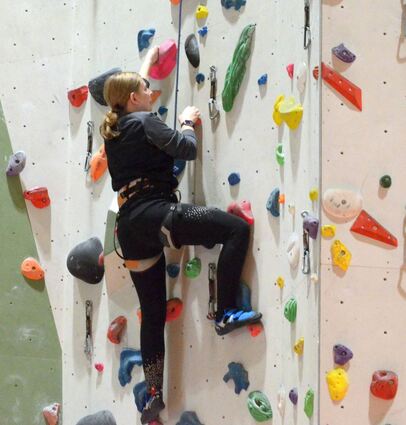 Für FN-Redakteurin Maren Greß ging es im Kletterzentrum in Buchen hoch hinaus: Im Rahmen der Serie „FitNess“ probierte sich Klettern aus – eine Ganzkörpersportart, die den Kopf frei macht.
