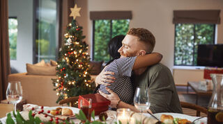Freude schenken: Das wollen wir doch alle an Weihnachten. Wir haben fünf Tipps zusammengestellt, wie das auch in der letzten Minute gelingt.