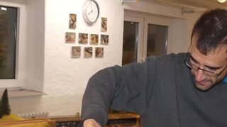 Der Bad Mergentheimer Clubvorsitzende Martin Kunhäuser dürfte sich manchmal vorkommen wie ein Titan aus der griechischen Mytholgie, wenn er in der Anlage Reparaturen beziehungsweise Veränderungen vornimmt.