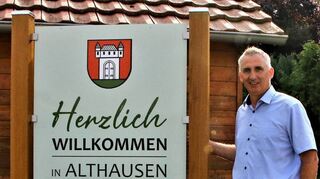 „Der Althäuser tut sich schwer, hier wegzuziehen“, sagt Ortsvorsteher Adelmann. „Ich habe beruflich fast die ganze Welt bereist und war immer wieder froh, in mein kleines Dorf zurückzukommen.“