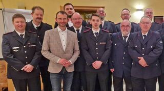 Bei der Jahreshauptversammlung der Freiwilligen Feuerwehr Adelsheim standen Ehrungen, Beförderungen und Wahlen auf der Tagesordnung.