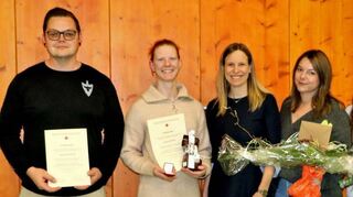 Bei der Ortschaftsratssitzung wurden Blutspender und Mitarbeiter gewürdigt. Das Bild zeigt (von links) Achim Rittinger, Katrin Häfner, Esther Vaskó, Eileen Burkhardt und Milena Rhein.