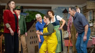 Quirlig geht es wieder auf der Kolping-Theaterbühne im Markelsheimer Pfarrsaal zu.