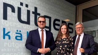 Steuern die Zukunft der Rütgers GmbH & Co. KG: Tim Keilhauer (v.l.), Leonie Neuberger und Josef Neuberger.