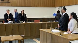 Strafprozess in Mosbach: Im Auto der Angeklagten (rechts) hatte die Polizei zwei Kilogramm Kokain entdeckt.