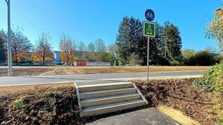 Treppen sind für Radfahrer schwer überwindbar – vor allem, wenn man mit Pedelec, Lastenrad oder Anhänger unterwegs ist.