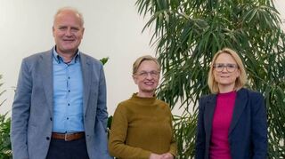 Groß war die Freude bei allen Beteiligten bei der Übergabe der 10 000-Euro-Spende der Firma Pink Vakuumtechnik an den Förderverein der Wertheimer Stiftskirche für die Sanierung der Rensch-Orgel.