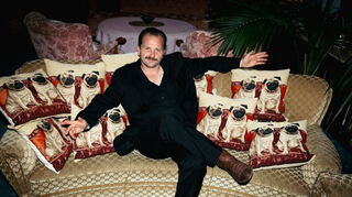 In Pose: Gringo Mayer.