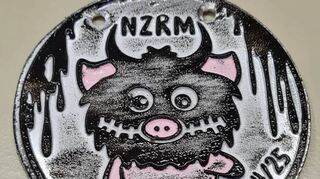 Der Orden der „Milchsäuli“ zeigt – getreu dem diesjährigen Motto – ein Monster.