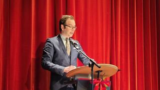 Dr. Florian Busch sprach als Vertreter des Landrats Grußworte.