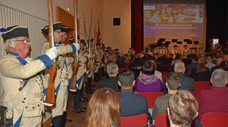 Die Historische Deutschorden-Compagnie und das Historische Schützencorps leiteten den Neujahrsempfang ein.