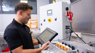 Die oft unscheinbar aussehenden Geräte ermöglichen Technikeinsatz in sensiblen Bereichen.