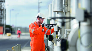 Für die Sicherheit von Arbeitern auf Bohrinseln gibt es von der Firma Bartec einen speziellen Tracker.