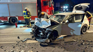 Zu einem schweren Verkehrsunfall auf der B 290 am Laudaer Dreieck kam es am frühen Samstagmorgen.