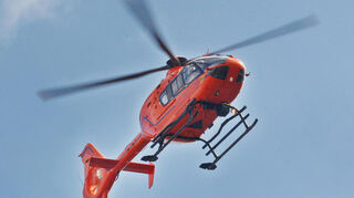 Bei einem schweren Verkehrsunfall auf der A81 bei Widdern wurden am Freitagnachmittag drei Personen schwer verletzt. Eine 27-Jährige wurde per Rettungshubschrauber in eine Klinik geflogen. (Symbolbild)