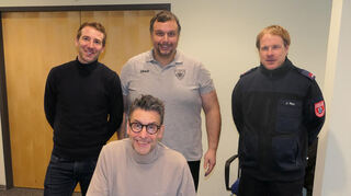 Die Weihnachtsmarkt GbR Kreuzwertheim wurde nun gegründet. Die Vertreter der beteiligten Vereine und Bürgermeister Klaus Thoma unterzeichneten den Gesellschaftervertrag: (von links) Markus Kafara, Jan Klüpfel, Jochen May sowie (vorne) Klaus Thoma.