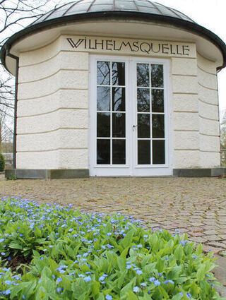 Die Wilhelmsquelle in Bad Mergentheim.