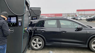 Ladestation im Ladepark "Ho­mE World" am Wert­hei­mer Al­mo­sen­berg.