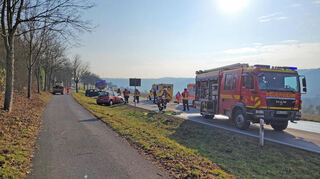 Zwei Pkw kollidierten am Montagnachmittag unmittelbar vor der Ortseinfahrt Edelfingen.