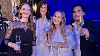 Den Musical Award erhielt Raphaela Dürr (Zweite von rechts) für „Zauberflöte - Das Musical“. Mit ihr freuen sich (von links) Catherine Rietzler, Birgit Karle (Geschäftsführerin Festspielhaus Neuschwanstein) und Marco Maier.