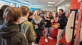 Neben dem Profi-Freestyler Bröker gibt es wieder jede Menge Informationen von zahlreichen verschiedenen Arbeitgebern aus der Region.