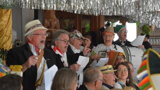 Beim Narrhalla-Frühschoppen am Dienstag im „Prinz Carl“ überzeugte erneut die Krachkapelle der Handballer