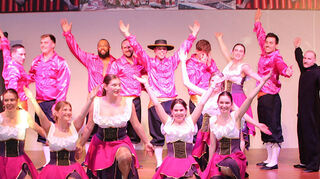Feurig ging es beim Showtanz zu.