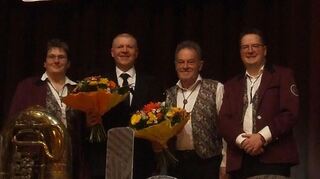 Beim Festakt „!00 Jahre Musikverein Eintracht Külsheim“ wurden zwei verdiente Musiker zu Ehrenmitgliedern ernannt.