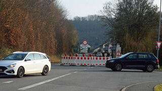 In der Lachenstraße werden bis Juni Kanalsanierungsarbeiten von der Firma Heizmann durchgeführt.