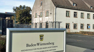 Noch tut sich nichts am Vier-Finger-Gebäude auf dem Reinhardshof.